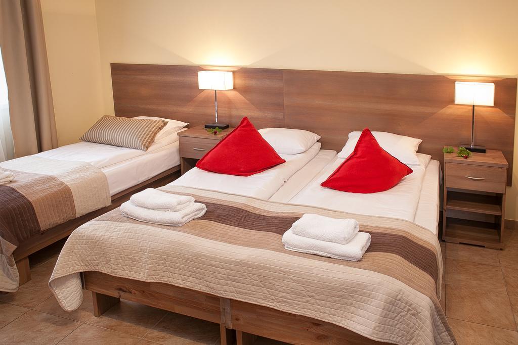 Planeta Hotel Миелно Екстериор снимка