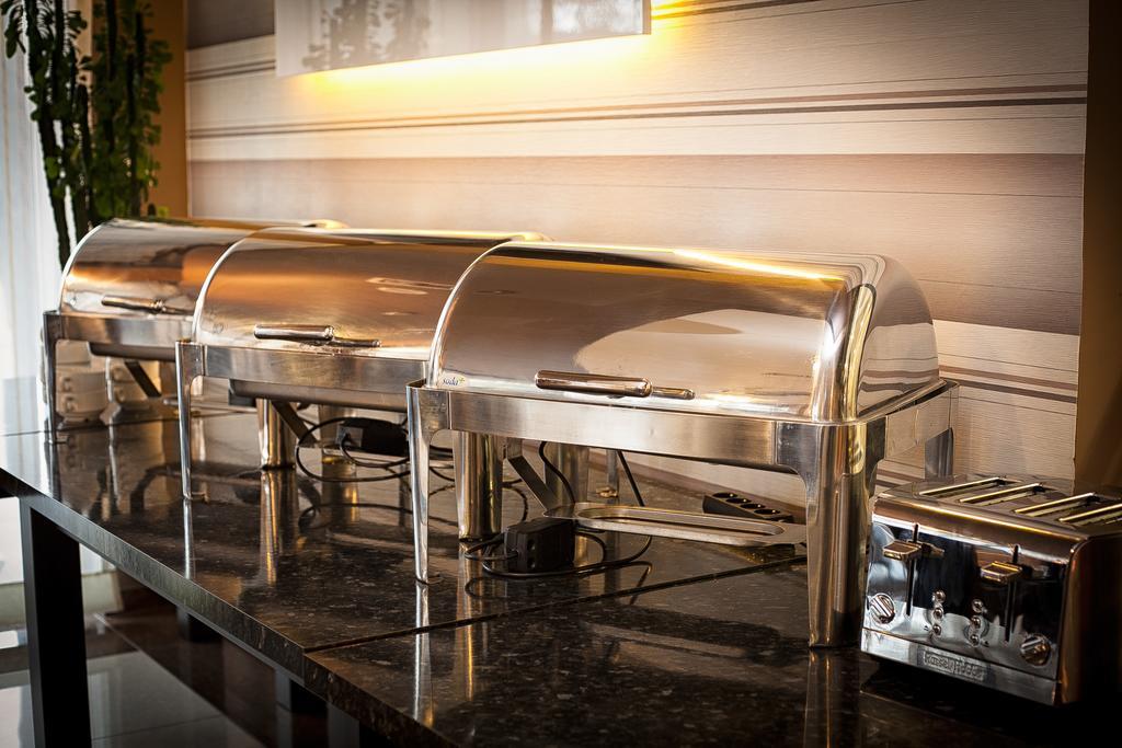 Planeta Hotel Миелно Екстериор снимка