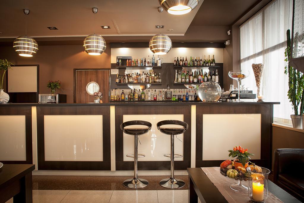Planeta Hotel Миелно Екстериор снимка