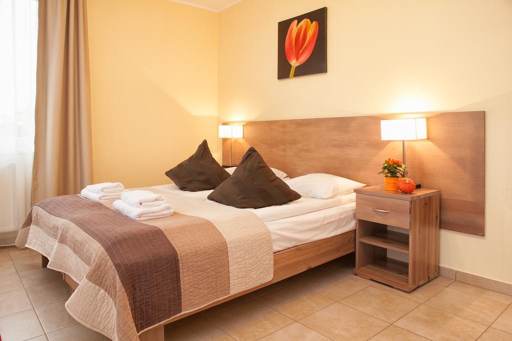Planeta Hotel Миелно Екстериор снимка