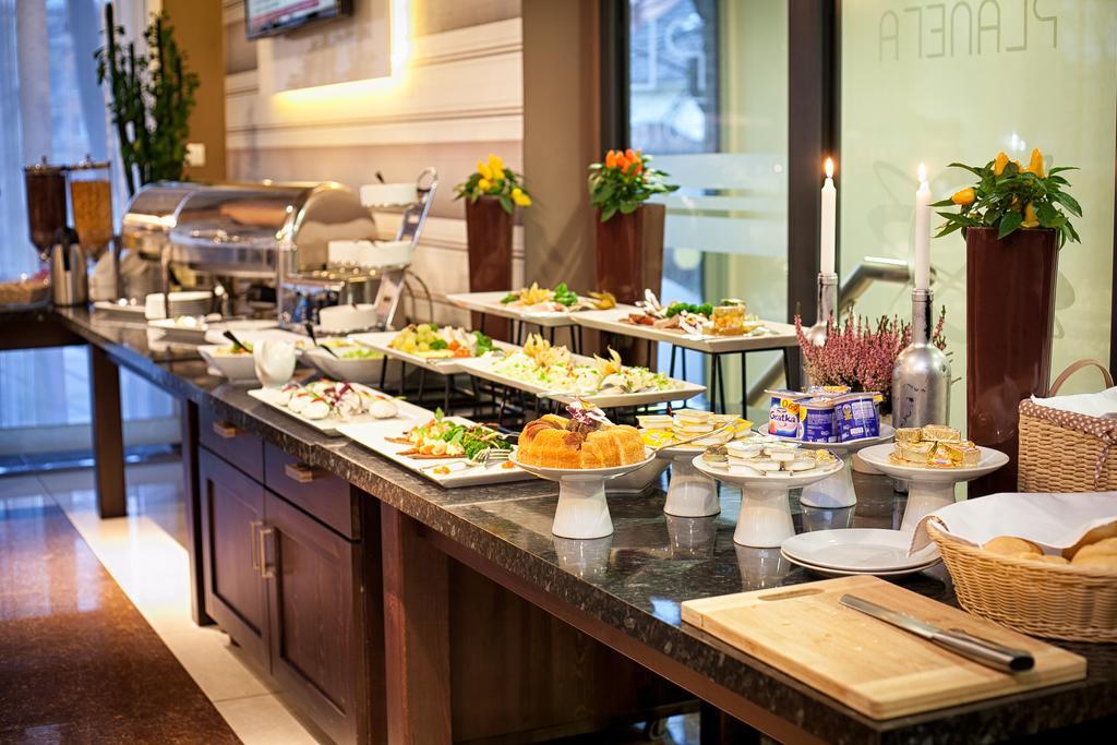 Planeta Hotel Миелно Екстериор снимка