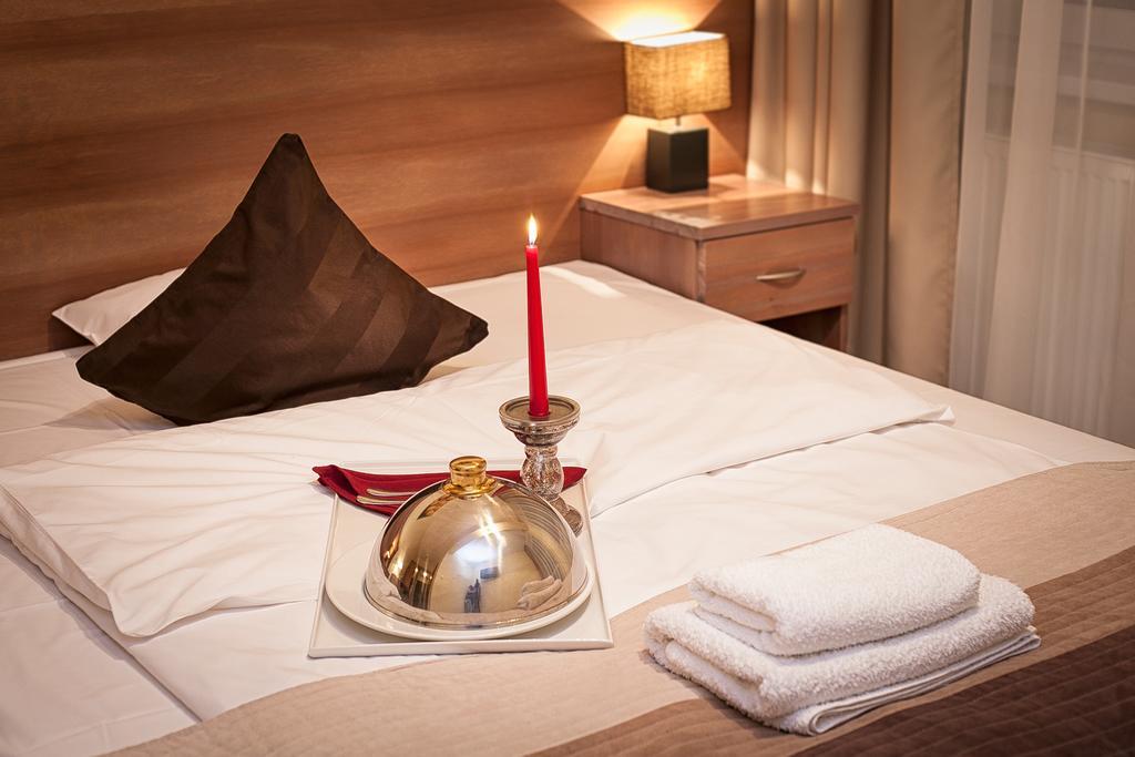 Planeta Hotel Миелно Екстериор снимка