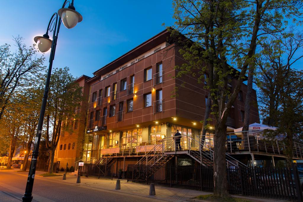 Planeta Hotel Миелно Екстериор снимка